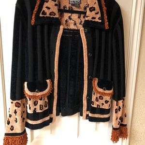 BEAER2  Black Ribbed Sweater w/Leopard Trim S/L